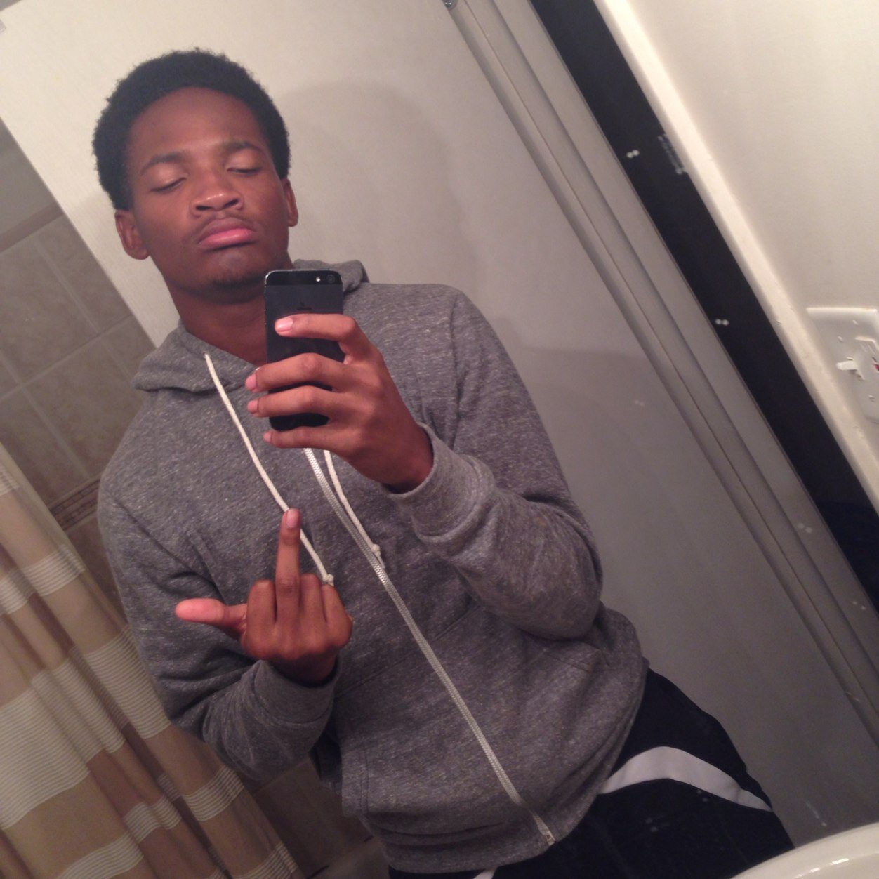 AlmightyBernard's profile picture. Only the strong survive.


Track star and Football