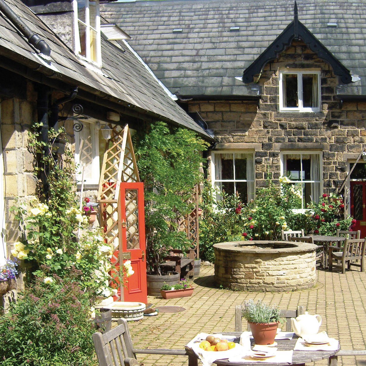 Award winning long stay furnished cottages and apartments on Ilkley Moor