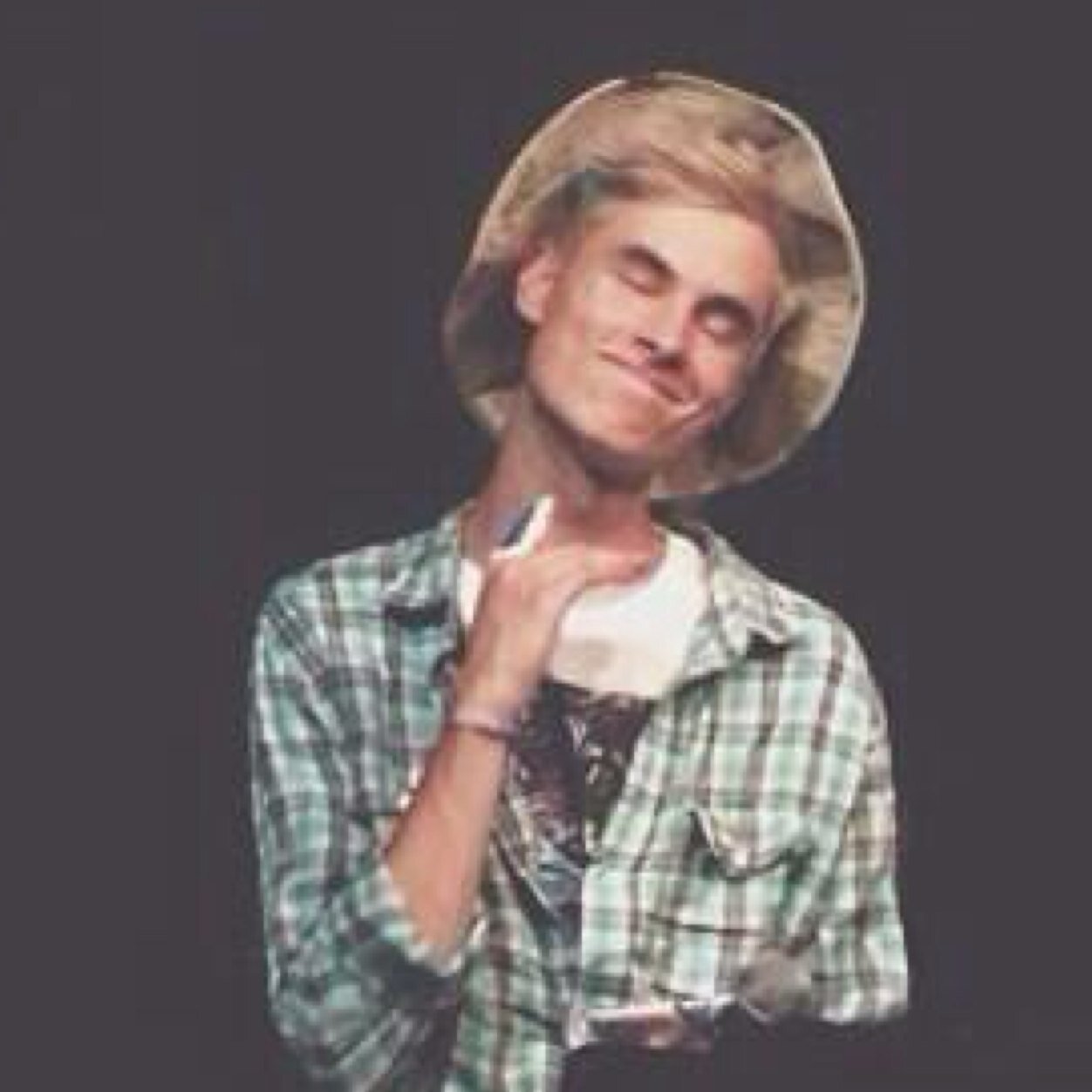 kiansafarihat's profile picture. 