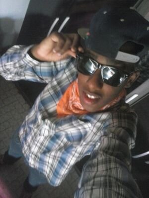 @suckmebiba te amo :3 @clubefollowback.. chama no whats 04111984114472