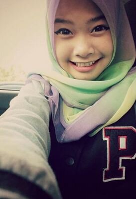 ganas manja comel hihi aumm :*