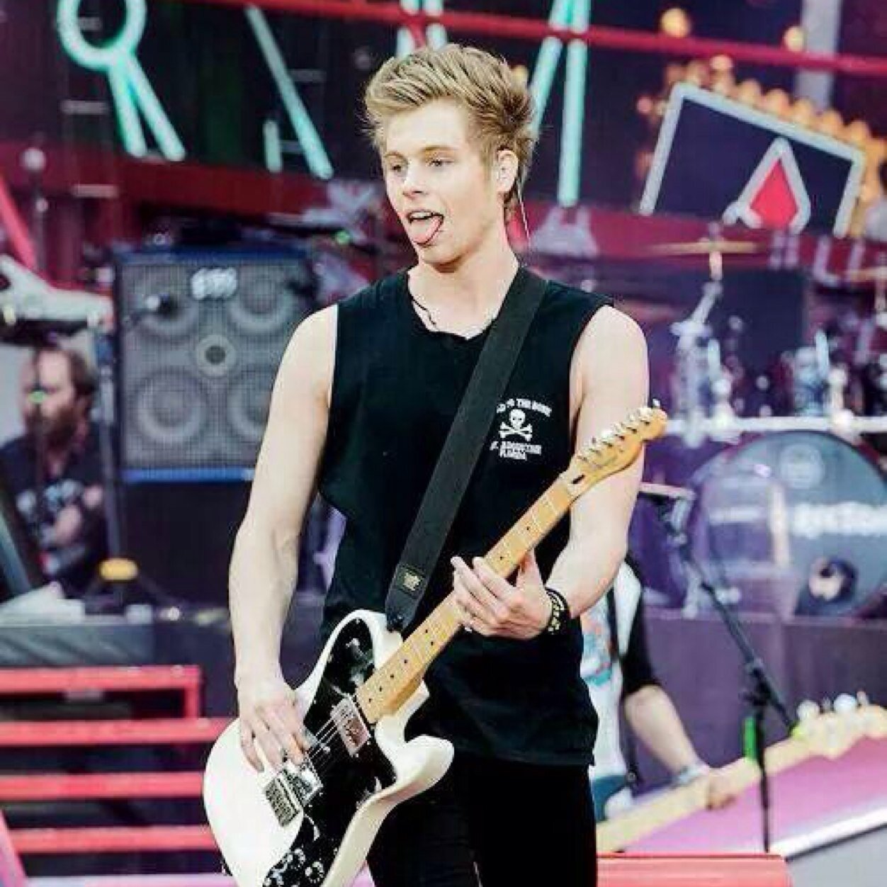 DWLukeWill's profile picture. 