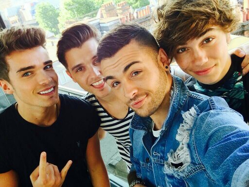 Union J lover George,Josh,Jaymi,JJ loves these boys forever there is no I in team but there is a U and I in Union J 1/4