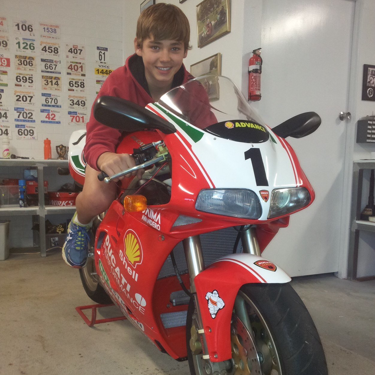 buckellsam's profile picture. 