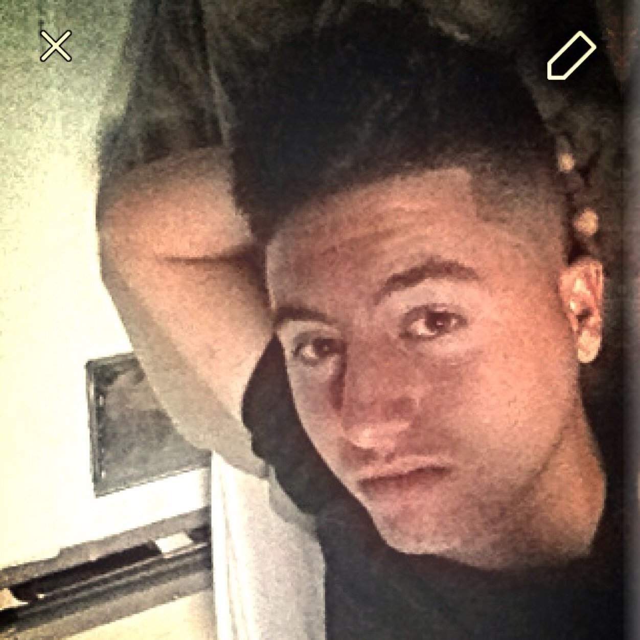 Sergej070's profile picture. Boys komen naar buiten in de nacht Waneer de buurt slaapt ! Dus ik zal maar zoet zijn Waneer ik je leven zuur maak!