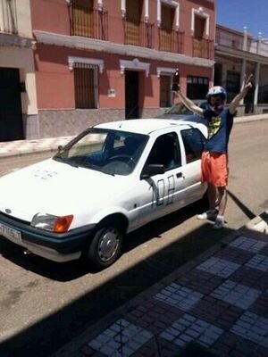 chico k le gusta el caxondeo y divertirse kon todo el mundo,star siempre kon los amig@s y kon la gente y x supuesto barriero asta la medula jajaja