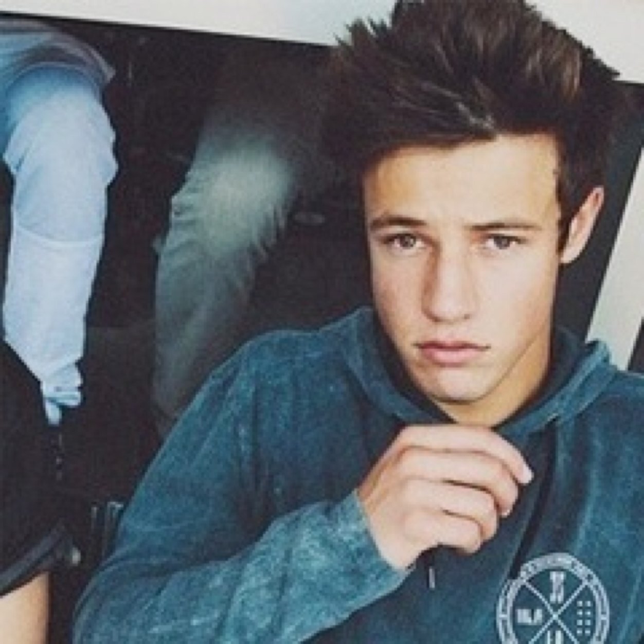 I tweet about cameron and shit i'll even do personal imagines for you with any of the magcon boys