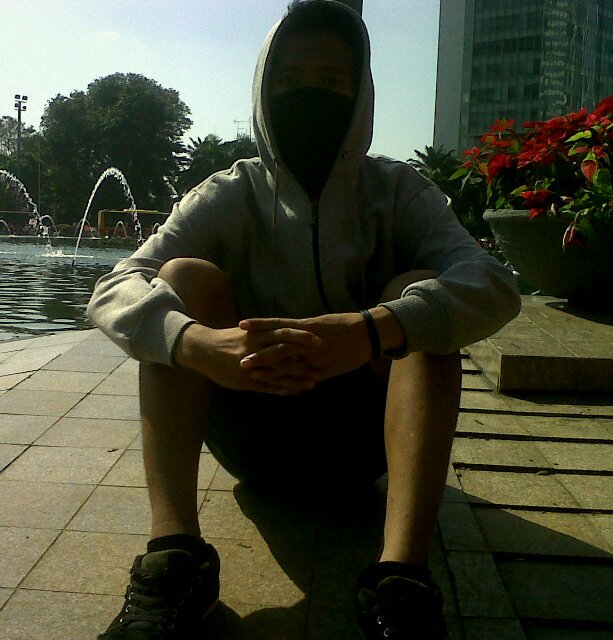 Saya bukan orang yang mudah menyerah demi cinta *keep strong :)