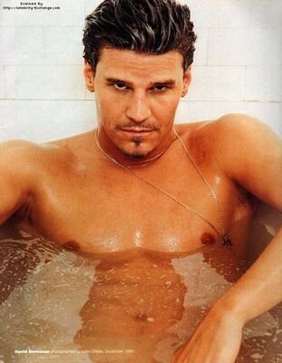 Angel or Demon. You can choose, I don't mind. Be mine and we'll enjoy our time together [French/English Rp #Single]