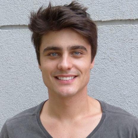 ator/apresentador de programa infantil  ;contato (21)3585-2623 (21)7475-5670   fazendo uma participação em chiquititas da (sbt)