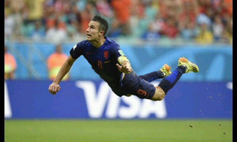 Van Persie el dios que vuela