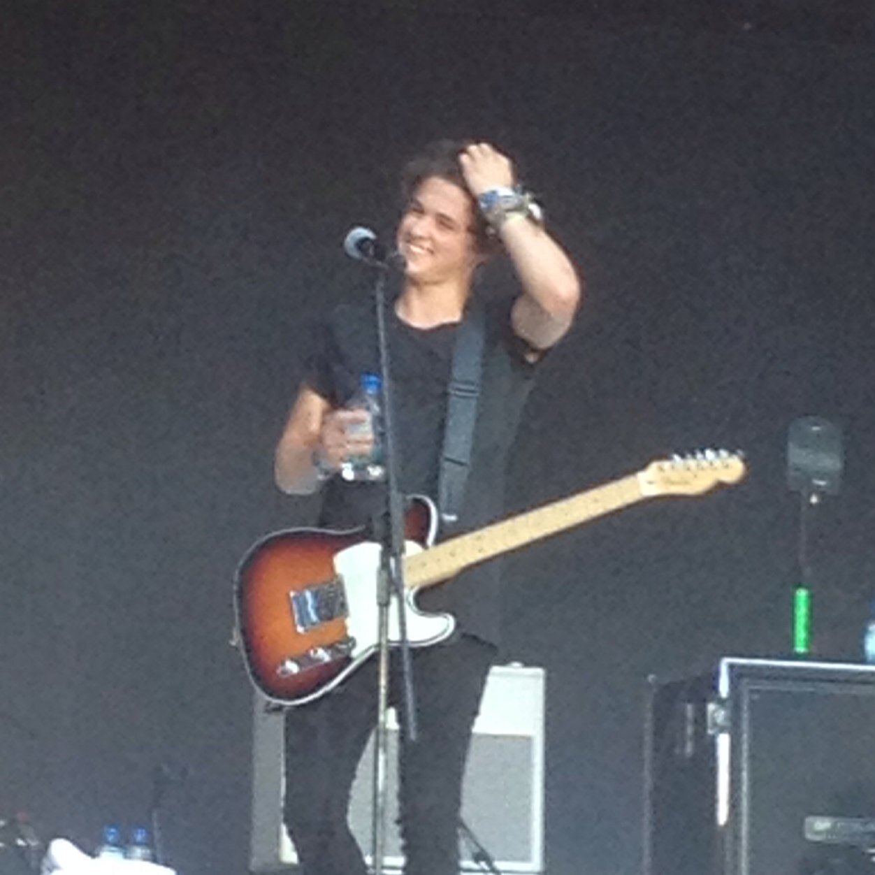 I SAW THE VAMPS LIVE AND WAS IN TEARS! THE VAMPS ARE LOVE THE VAMPS ARE LIFE BRADLEY SIMPSONS MINE