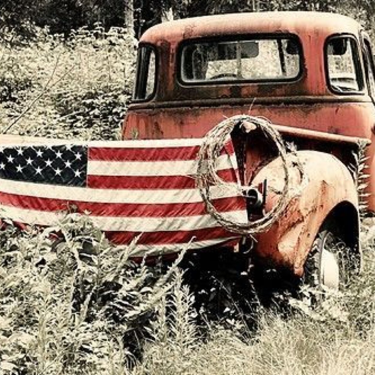 Born_a_redneck_'s profile picture. Livin' the life of a redneck. Born & raised in the backwoods. Follow & RT for follow backs.