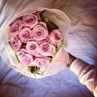ٱنآ علىَ مآيُرآم لگنيَ ٱعيَش بطرَيقہَ آخرىَ لآتشبْهنيٓ آبداً ~ !!