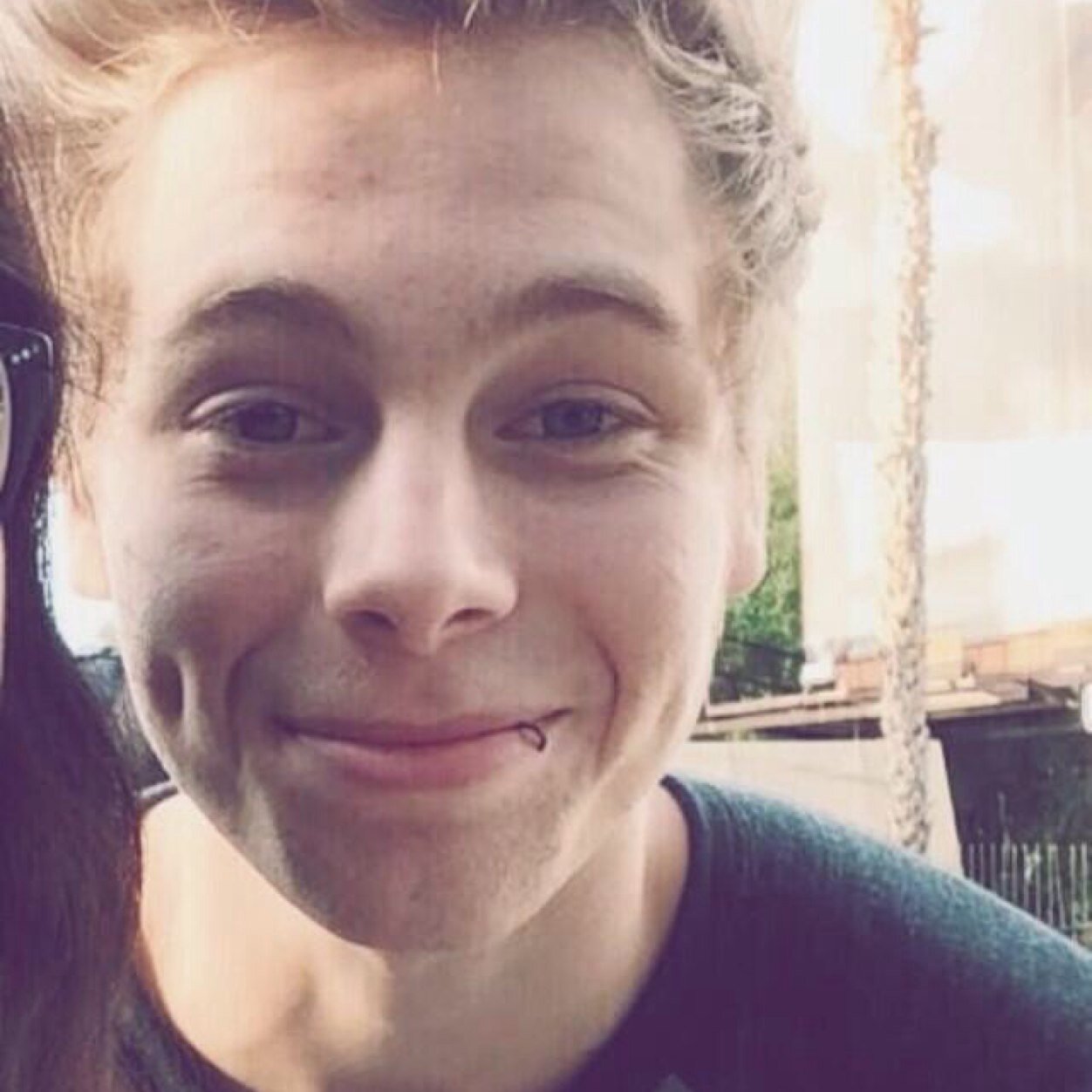 Follow @xUpdates5SOSx instead