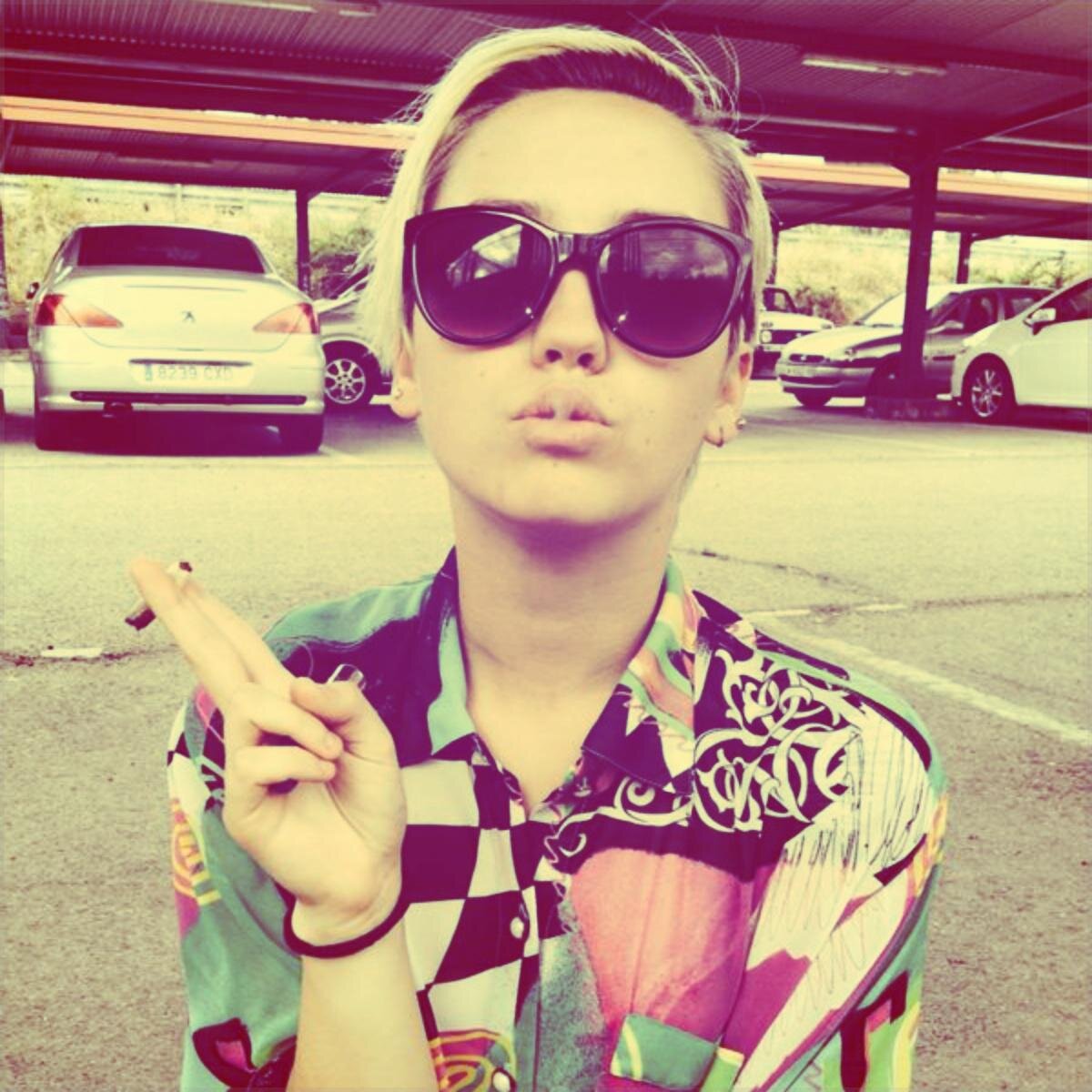 ❤SHUT UP AND SMOKE WEED BECH.