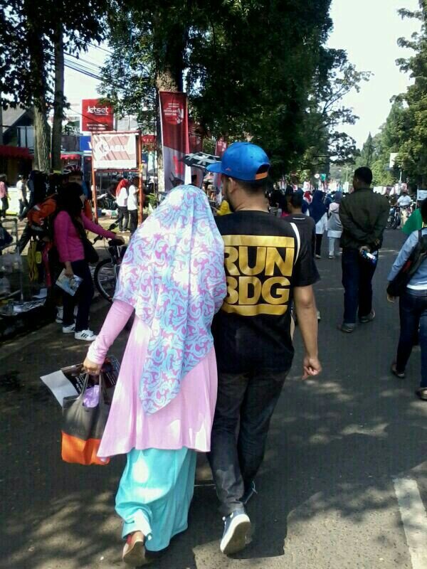 ateptaruna's profile picture. #ImNotReligiousButIKnowWhatIsWrongAndWhatIsRight | Pendamping istri Sholehah @ginamustika ;)