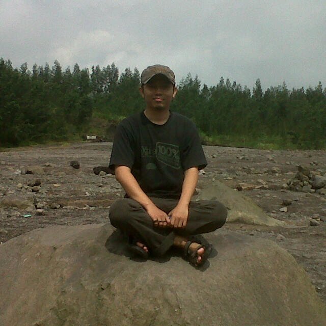 Jangan berdoa tanpa mencoba. Jangan berjanji tanpa memberi bukti. Karena yg terpenting adalah bertindak, bukan hanya berucap