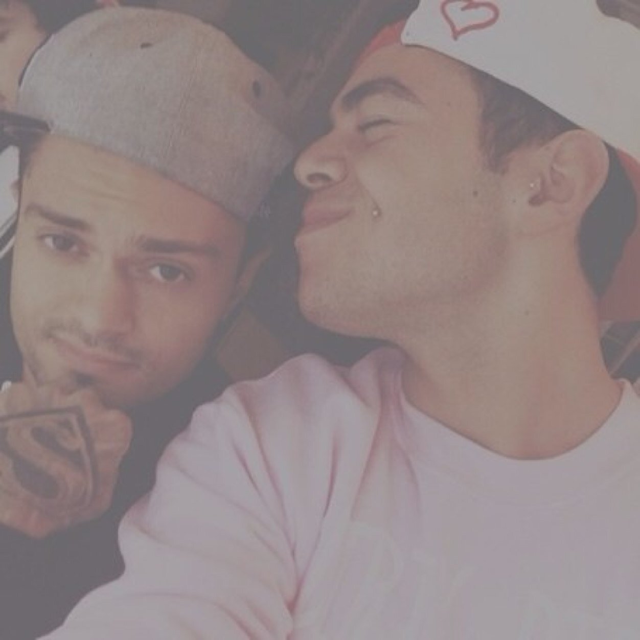 could you please rt/fav/comment on the link below;i wana get my 5/5 so badly :')) https://t.co/AVBoAdtjBC