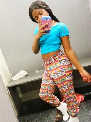 TAMARR nishay's bestiee ❤ and ; trust NONE ✊✌ & loves music , Follow & Ill Follow Back