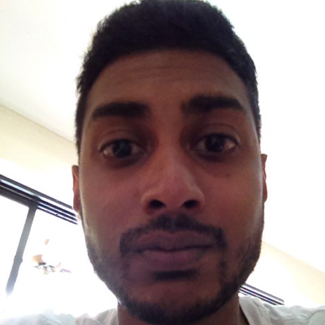 VJPillay's profile picture. Restaurateur montréalais, passionné de vins, joueur occasionnel de hockey
