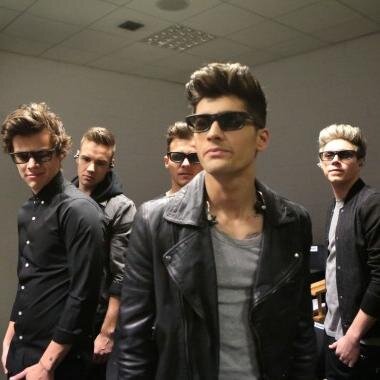 Holaa soy fans de los one direction amo sus temas!