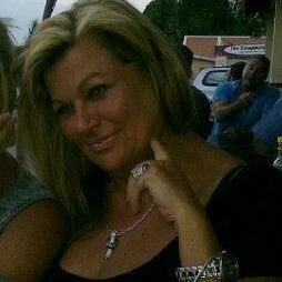 Jenablom's profile picture. 