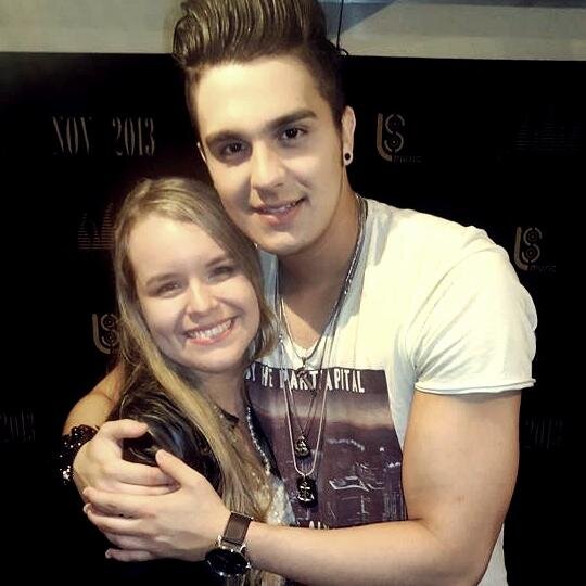 • Fã Clube dedicado ao cantor sertanejo @luansantana.Pra sempre com voce #LS Since: 04/05/2010  OFICIALIZADO ® #DEUS no comando ◕‿◕