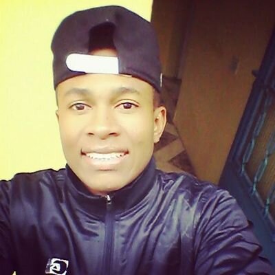 Vocês riem de mim por eu ser diferente, e eu rio de vocês por serem todos iguais.