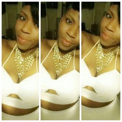 TO KNOW ME IS TO LOVECUT FROM A DIFFERENT CLOTH AND THEY DON'T MAKE MY TYPE OF FABRIC ANYMORE ......
