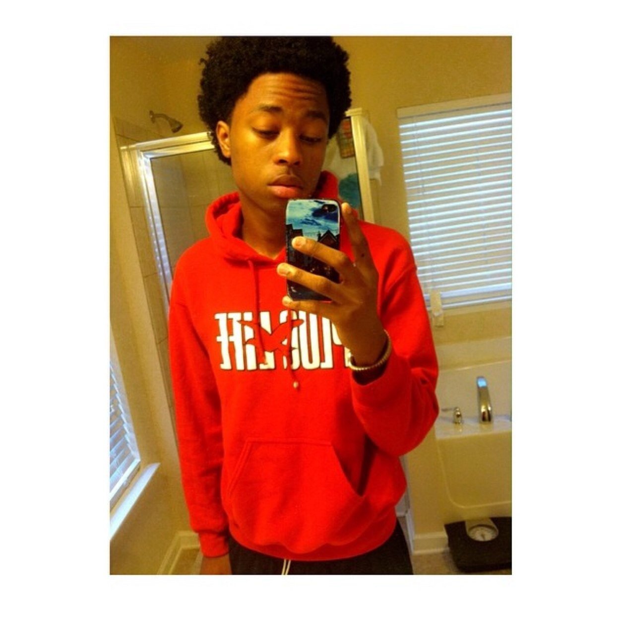 YouBasiic's profile picture. 