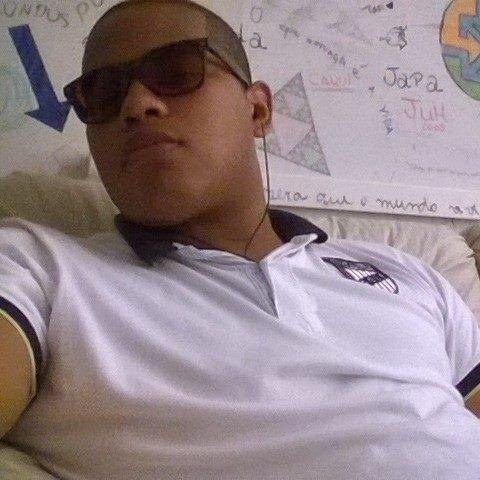 RMatthewThomas's profile picture. 