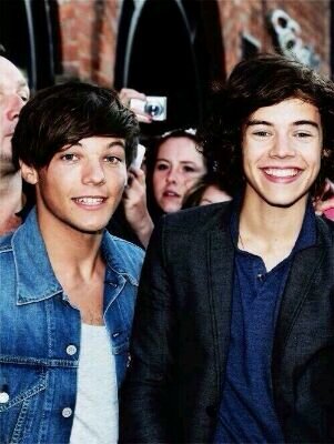 They transformed a love story to a forbidden love. Love will tear us apart
Being a Larry Shipper doesn't mean i hate Eleanor
Follow me for larry proofs