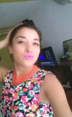 Aleshkajoli's profile picture. Se que no soy la ideal de cualquier hombre,pero ahi radica exactamente lo que quiero....no a cualquier hombre!!!!Checa el dato ☺♥