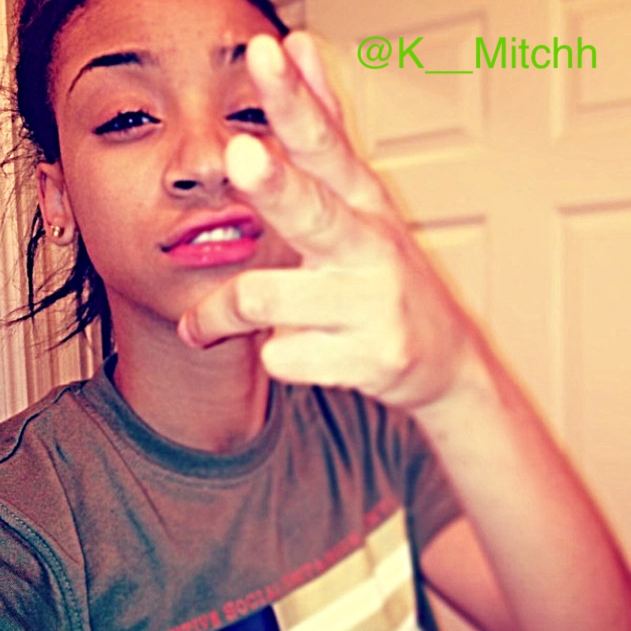 @KiaraMitch11 is bae. Follow me on IG @K__Mitchh . Download quiet time. Bae followed me