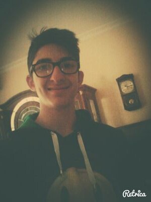 Hi I like technolgy & music thery're my life so if someone is interested follow me and you won't get disappointed ;) Peace and Love 3