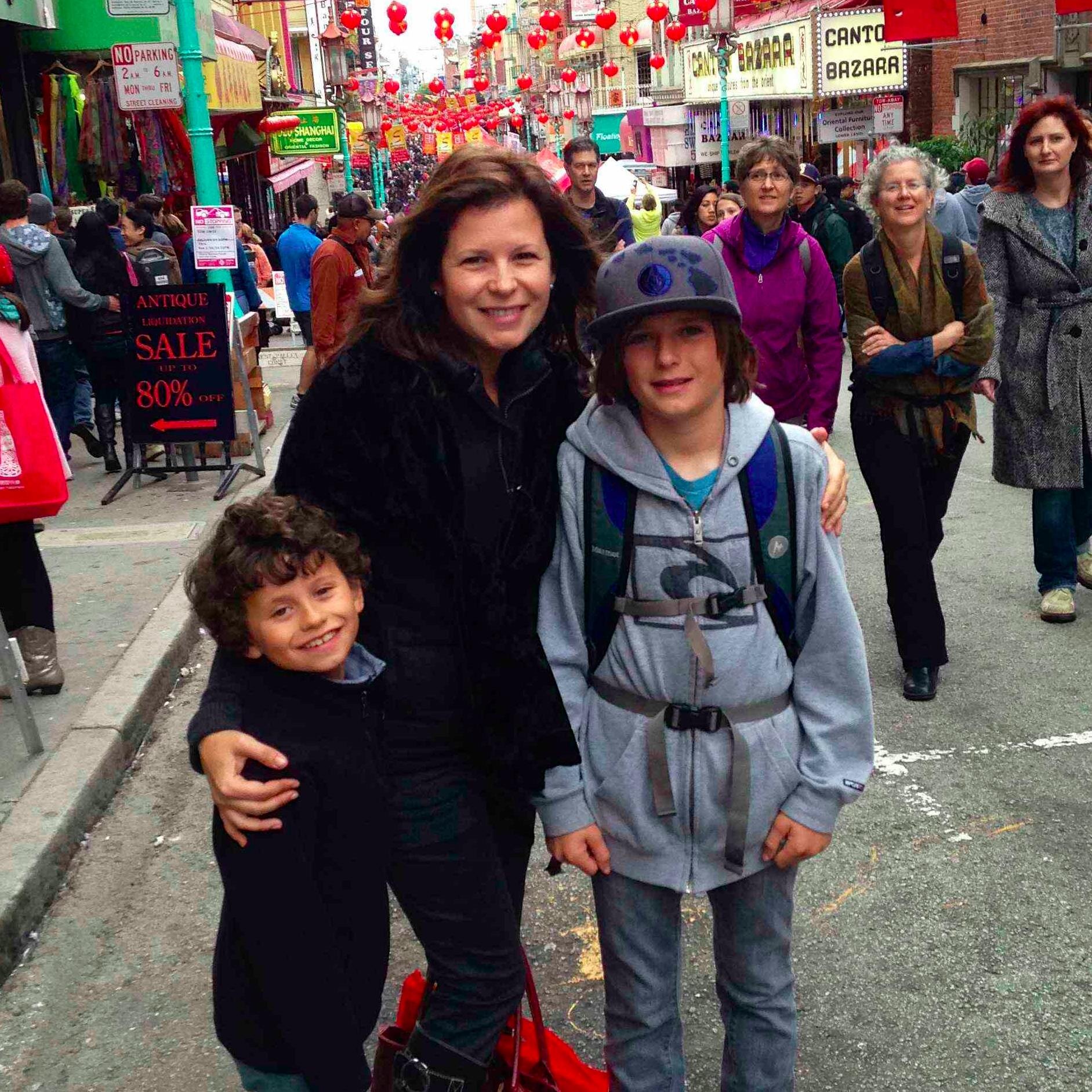 Healthcare comms manager. Former TV news producer. Mother of 2 sons.