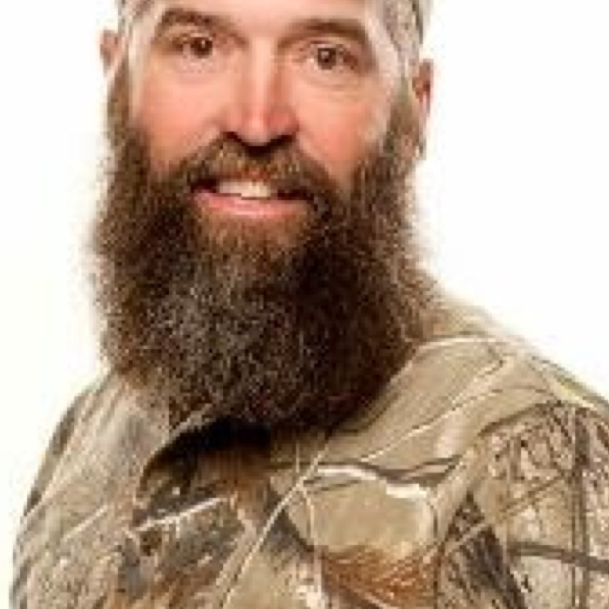 This is Donny's Beard From Big Brother 16 im an outcast from the hit show duck dynasty looking to lay low and stay hidden till time to take action #Floater #BB