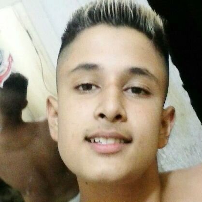 nayran_marrento's profile picture. E todos os gestos não saem do nosso corpo
E só alcançamos onde o nosso braço chega
E só vemos até onde chega o nosso olhar.