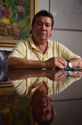 nací en Nueva San Salvador el 15 de mayo de 1956 República de El Salvador