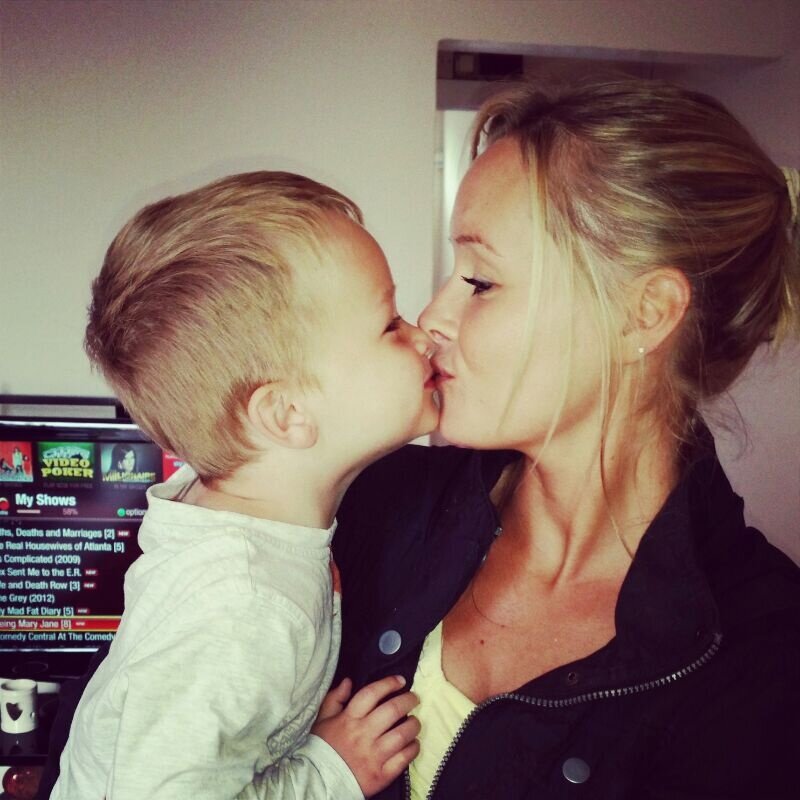 19claire84's profile picture. 