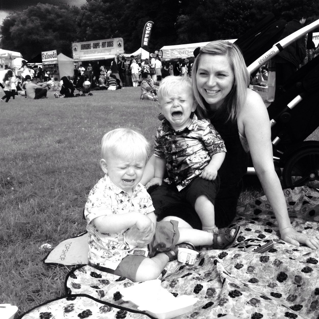 A true manchester lass, mum of two teenagers, wife to martin & super mummy of twins!!!