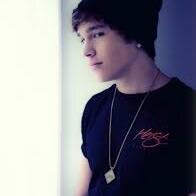 i will follow you back.if you follow me .i love @Austinmahone