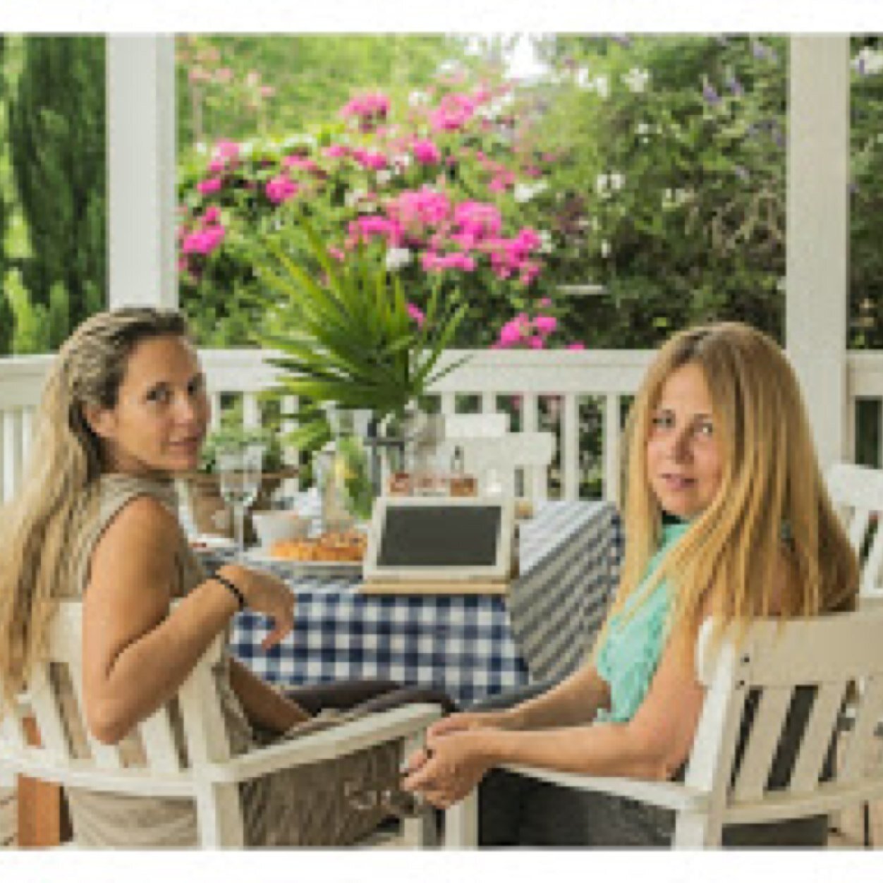 PaperBellaHome's profile picture. Home decor products inspired by timeless style. Founded by Sharon Miller and Tal Schindelhaim.