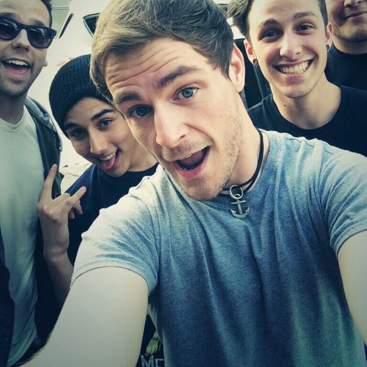 imperfectfcke's profile picture. Know Hope. | Vocalist for The Color Morale.