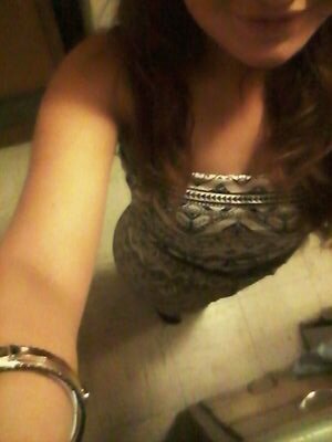 19yrs old. medical student. ready to live life to the fullest with a smile on. follow me and i will follow chuu back bby ;)
