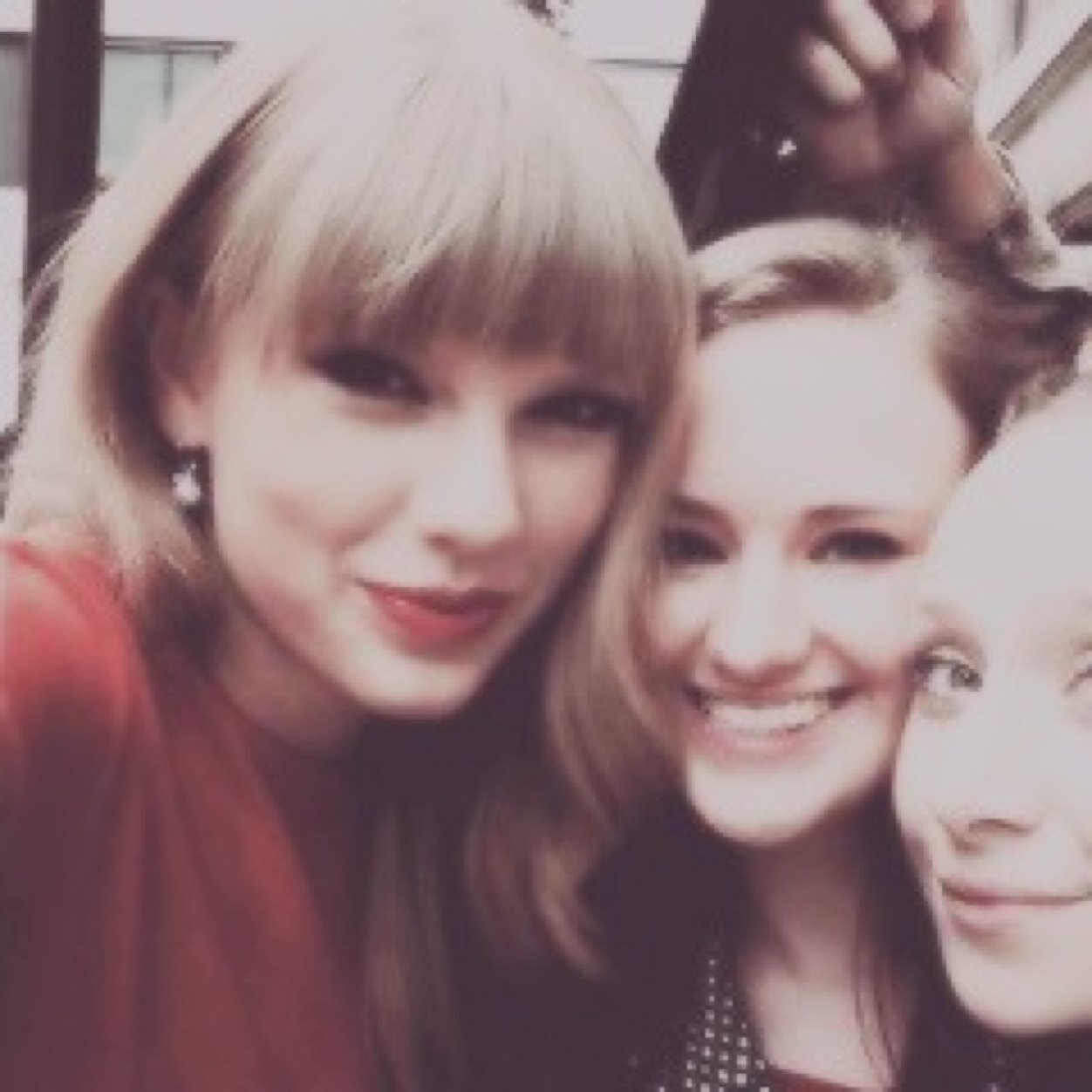 All i knew the morning that i woke that i wouldnt be obessed with taylor alison swift