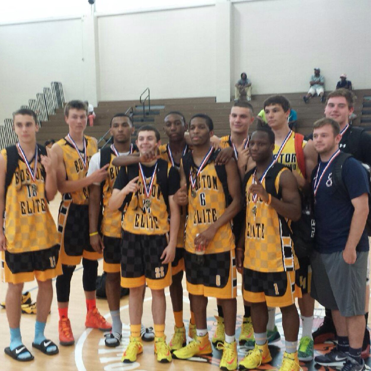 New 16U AAU boys basketball program lead by Sam Hanna and @coachpicardUMD. Trying to get to the next level. If you have any questions you can email us at.