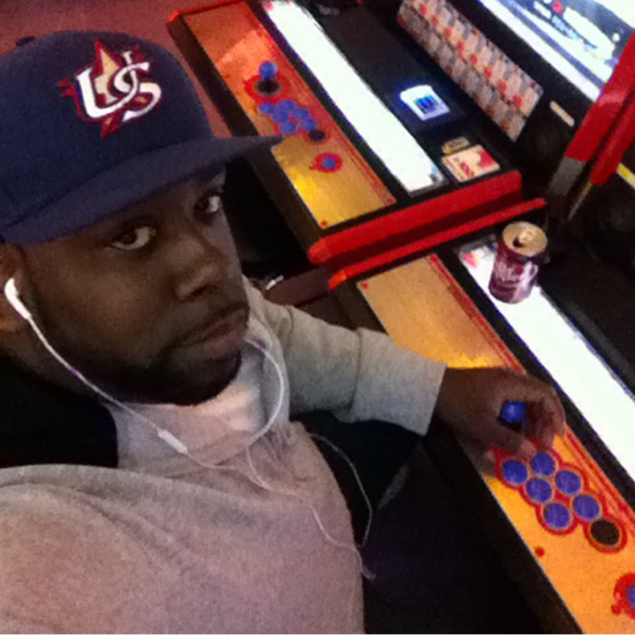 Brooklyn, NY native 
42 years young
30 countries down
Single and Chilled AF
