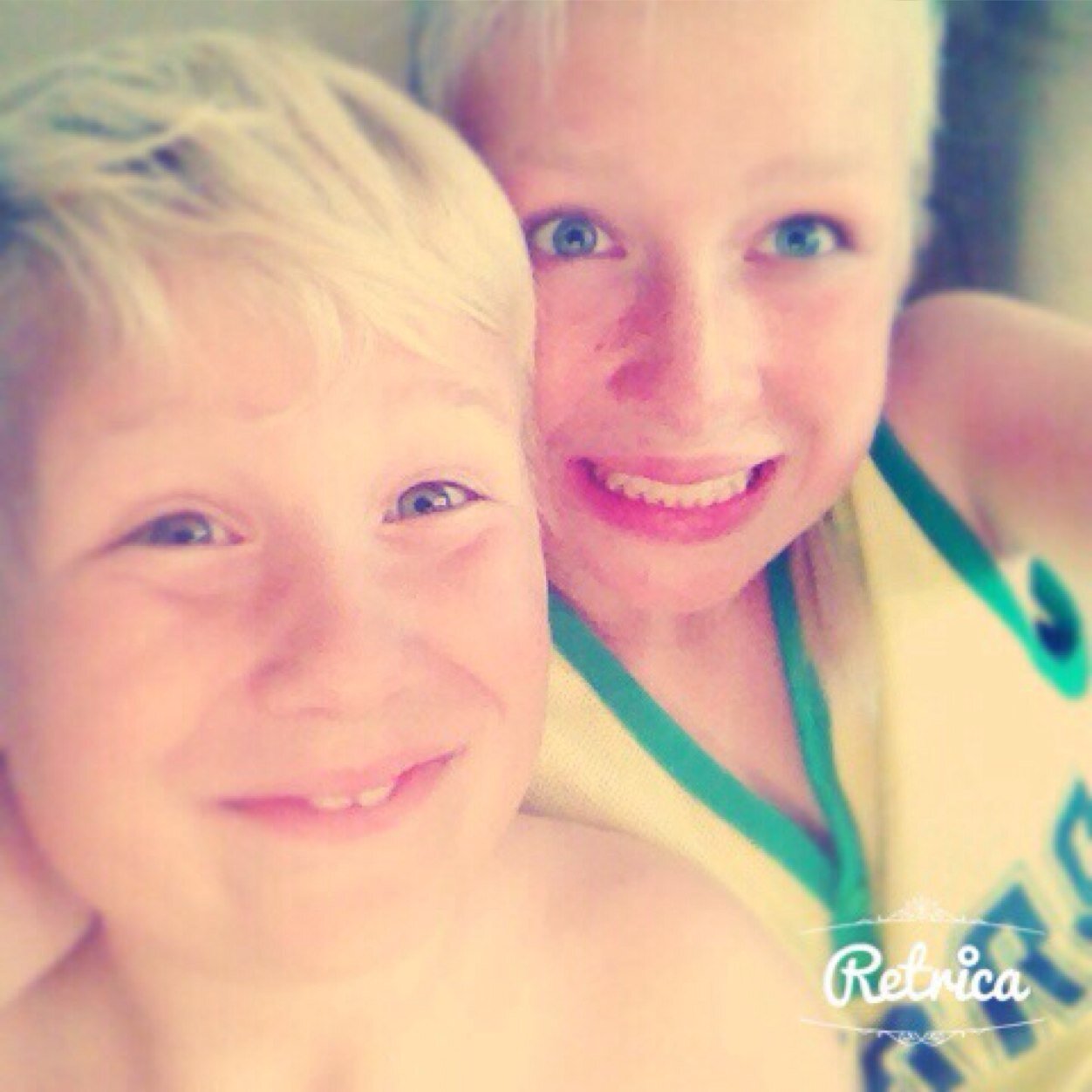 |Sanne Eekhof
|Katwijk ZH
|Bananen fan
|1D my hero's